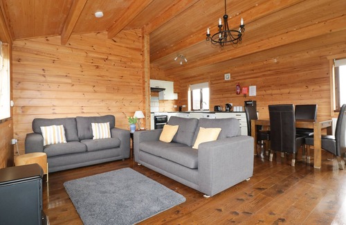 Bodmin Cottage | HOLLY LODGE, romantic, character holiday cottage in Lanivet