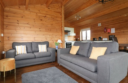 Bodmin Cottage | HOLLY LODGE, romantic, character holiday cottage in Lanivet