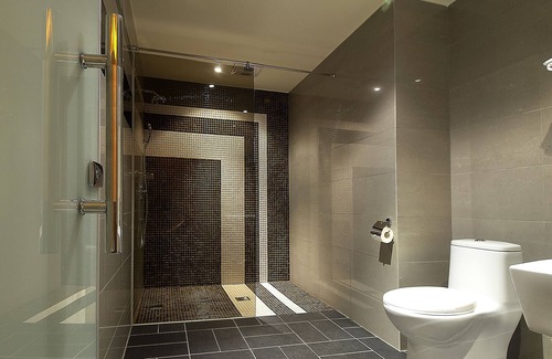 Pitou Hotel | Holly Wood Motel