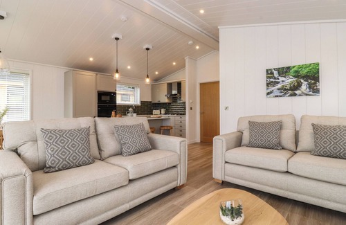 Ingleton Cottage | HOLLYBUSH LODGE, family friendly, with a garden in Ingleton