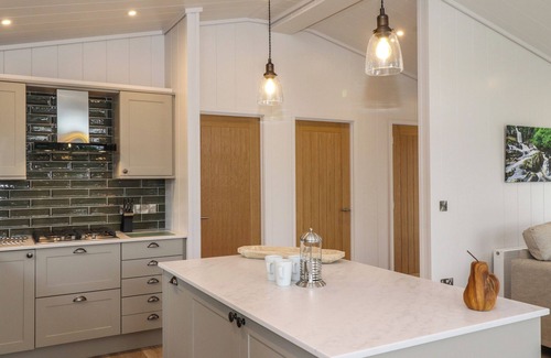 Ingleton Cottage | HOLLYBUSH LODGE, family friendly, with a garden in Ingleton