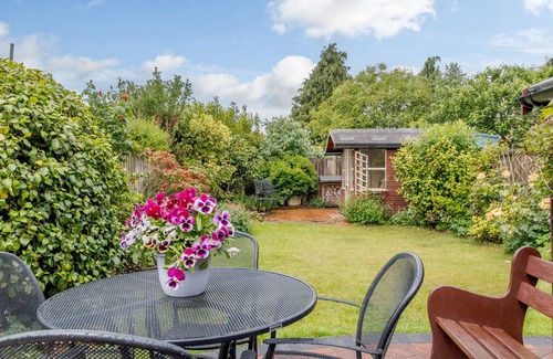Briston Cottage | Hollyhedge Cottage