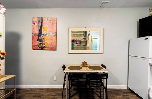 Downtown Hollywood Apartment | Hollywood 1BR Near Beach & Dining
