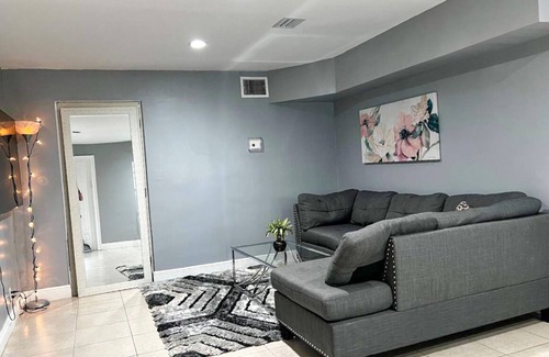 Driftwood Apartment | Hollywood 2 bedrooms with free parking of premises