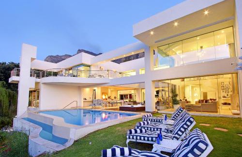 Camps Bay Villa | Hollywood Mansion & Spa Camps Bay
