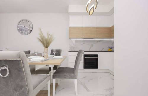 Wilanow Apartment | Holzera 3 | Luxury Apartment | Parking