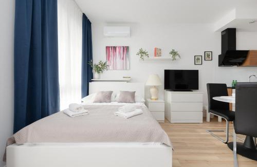 Wilanow Apartment | Holzera 6 studio close to Medicover and Paley