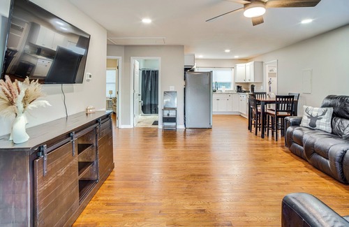 Hendersonville House | Home 14 Mi to Highpoint Health w/Fenced Yard!