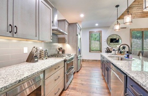 Glenville Cottage | Home 6 Mi to Ski Sapphire Valley: Bring Your Pups!