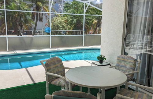 Chatham Park House | Home away from Home. Charming 3-bedroom house with AC and WiFi in Kissimmee