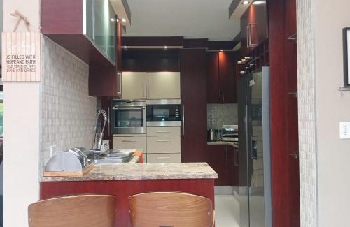 Greater Johannesburg Metropolitan Area House | Home away from home