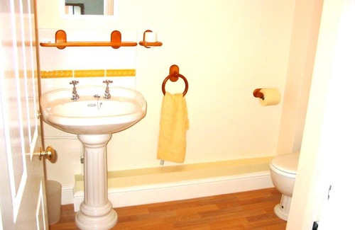Buxton Bed & Breakfast | Home farm cottage Guest House