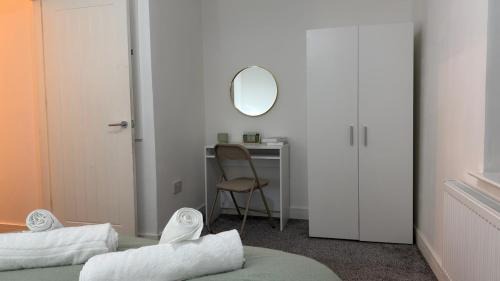 Failsworth House | Home-from-Home Near Etihad, Garden & Free Parking