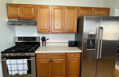 Davison House | Home in Davison 3BR 1BA + King BD + Pool Table