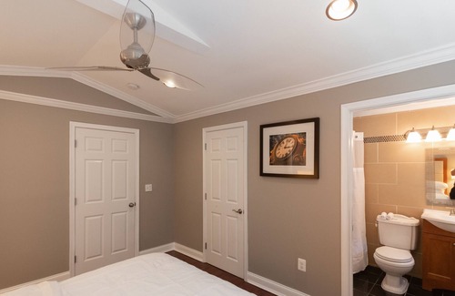 Lower Central NE House | Home in Washington DC - Three BR 2.5 Bath w/ parking and Deck 3 min from metro