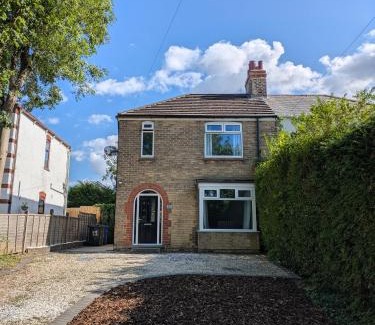 Waltham House | Home nestled between Cleethorpes, Grimsby and the Lincolnshire Wolds