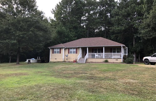 Monroe House | Home on 12 acres only 10 miles from Athens