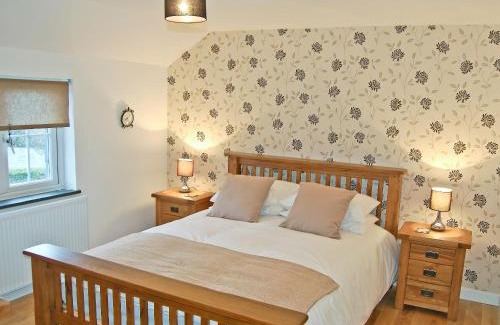 Helstone House | Home Park Farm Cottages A