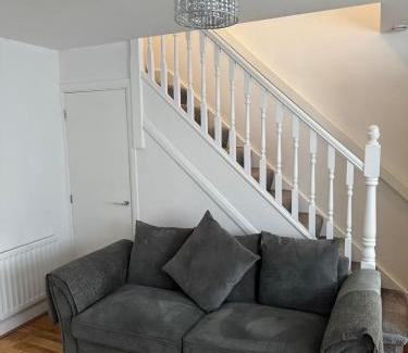 Manchester House | Home Sleeps5-Netflix-parking-near City Centre-Etihad-Coop Live