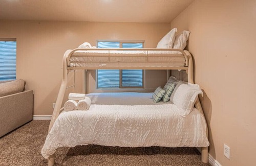 South Jordan Apartment | Home Theater in South Jordan's Cozy Basement Unit