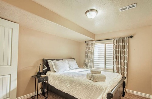 South Jordan Apartment | Home Theater in South Jordan's Cozy Basement Unit