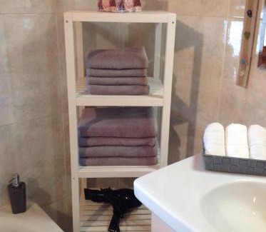 Laives Apartment | Home White