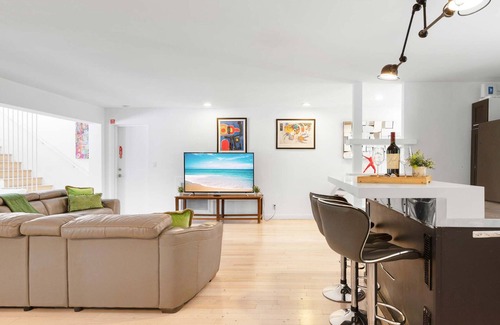 Lighthouse Point House | Home with 5BR & Pool - Waterfront