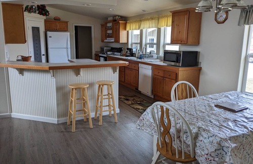 Stevensville House | Home with stunning mountain views in quiet rural neighborhood.