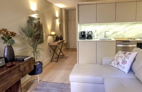 Centro / Baixa Apartment | HOMEinTOWN Almada (Porto)