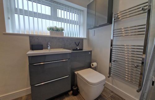 Merthyr Tydfil House | Homely 3 Bedroom home near town centre & only 1 mile from Bike Park Wales