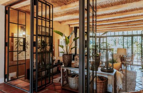 Constantia Villa | Homely Cape Dutch house with pool & mountain view