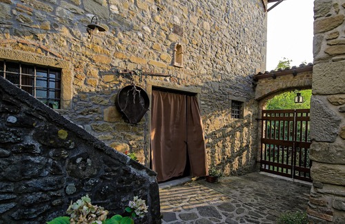 Castelnuovo di Garfagnana House | Homerez - House for 7 ppl. with swimming-pool at Castelnuovo di Garfagnana