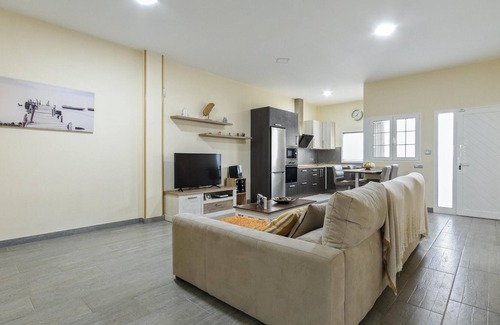 Castillo del Romeral House | Homerez - 50 m away from the beach! House for 4 ppl. at Castillo del Romeral