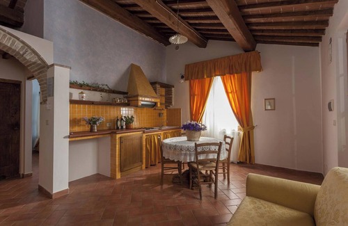 Montepulciano Apartment | Homerez - Apartment in Montepulciano, pool