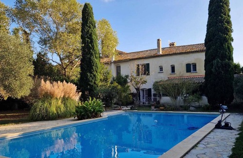 Albaron Apartment | Homerez - Apartment with Pool in Arles - 85 m²