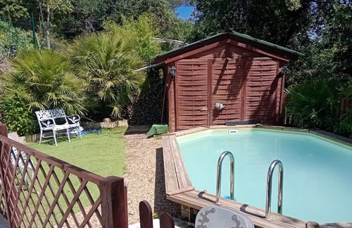 Tourves Apartment | Homerez - Appartement for 4 ppl. with swimming-pool and garden at Tourves