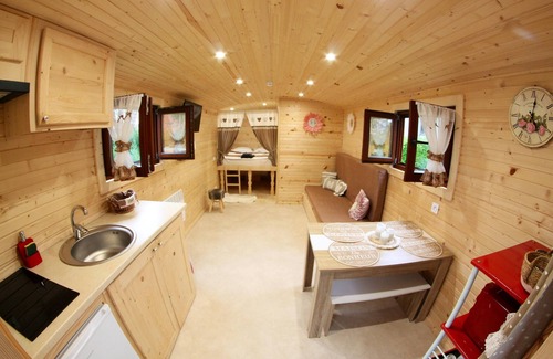 Laragne-Monteglin House | Homerez - Beautiful bungalow for 2 ppl. with terrace at Laragne-Montéglin