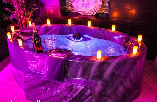 Saint-Zacharie Apartment | Homerez - Beautiful appartement for 2 ppl. with jacuzzi at Saint-Zacharie