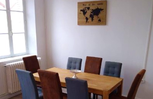Chateaudun Apartment | Homerez - Beautiful appartement for 8 ppl. with garden at Châteaudun