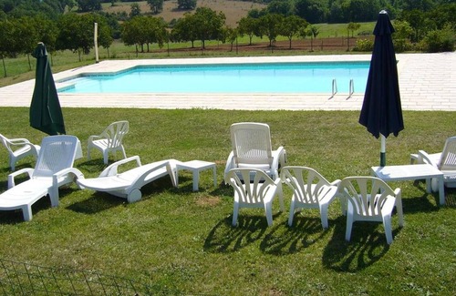 Salviac House | Homerez - Beautiful house for 5 ppl. with shared pool and terrace at Salviac