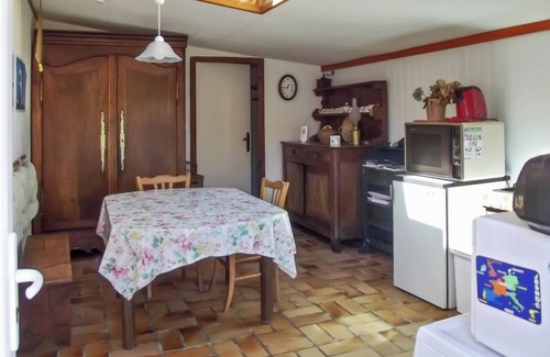 Tredrez-Locquemeau House | Homerez - Charming House in Trédrez-Locquémeau + Garden