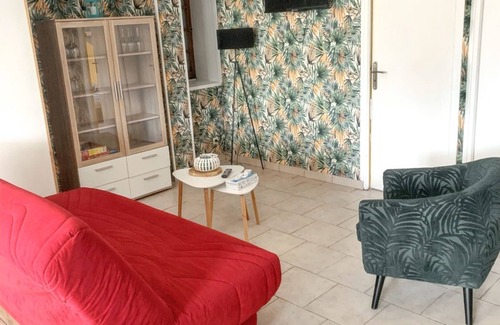 Gefosse-Fontenay House | Homerez - Charming House in Géfosse-Fontenay, Garden