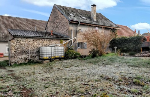 Echalot House | Homerez - Charming House in Échalot with Enclosed Garden