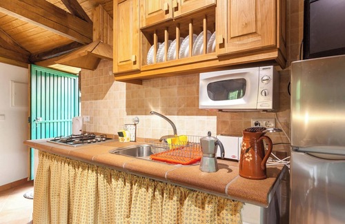 Canadelo House | Homerez - Charming House Terrace Amarante + Parking