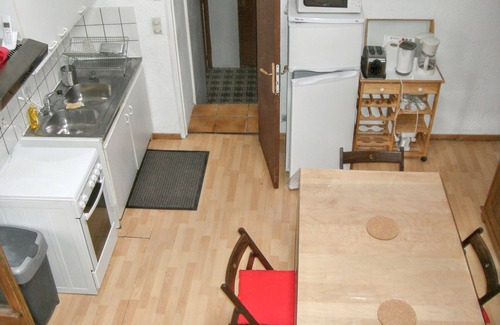 Noves House | Homerez - Charming House with Terrace and Garden in Noves