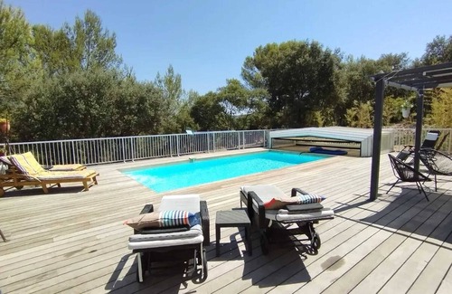 Collias Villa | Homerez - Charming Villa with Pool in Collias