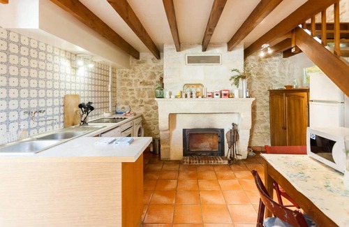 Genissac Villa | Homerez - Charming Villa in Génissac with Fireplace