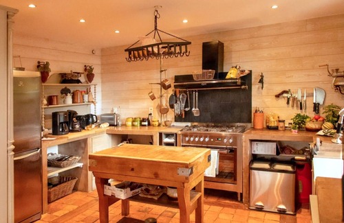 Marigny l'Eglise Ski Chalet | Homerez - Cosy chalet in Marigny-l'Église