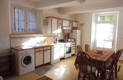 Uzes Apartment | Homerez - Cozy Apartment in Uzès 85 m² with Terrace