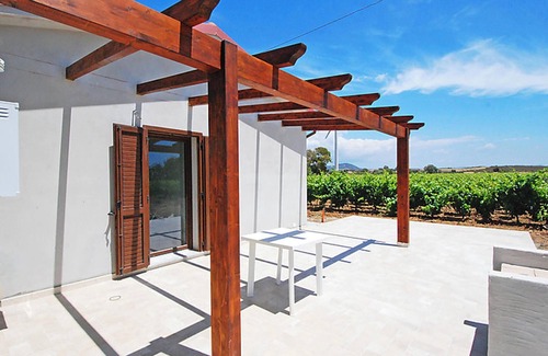 Sant'Anna Arresi House | Homerez - Cozy House in Sant'Anna Arresi with View